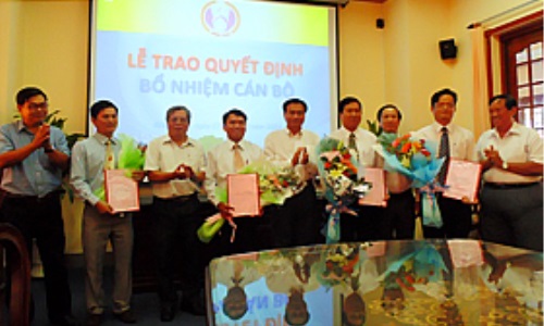Đồng Tháp bổ nhiệm bốn phó giám đốc sở từ thi tuyển